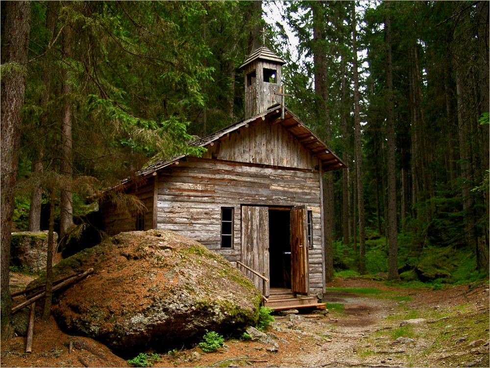 waldkapelle-friedenskapelle-von-sexten-220af424-8f0c-47a4-ac96-d0266da75cb7